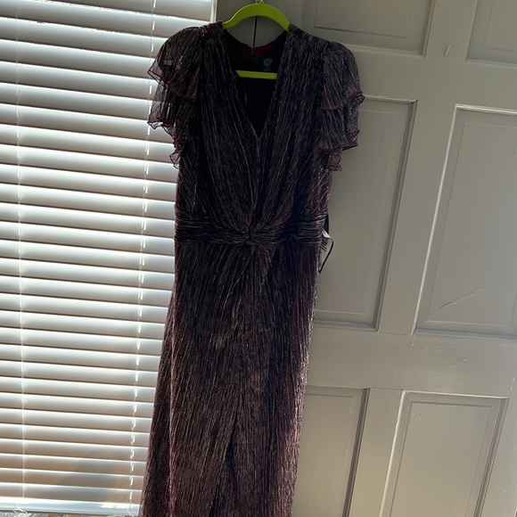 VINCE CAMUTO SHIMMERY RUFFLE SHOULDER DRESS(PURPLES, SILVERS, BLACKS) - Picture 3 of 5